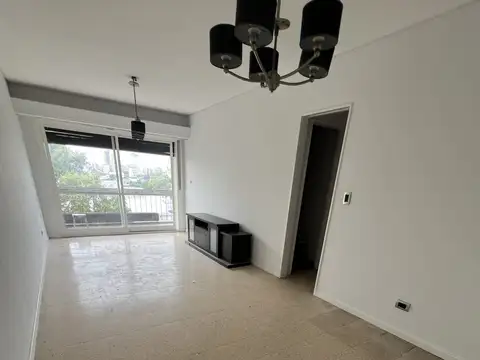 3 AMBIENTES AL FRENTE CON BALCON