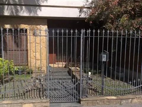 Casa en Venta en Villa Luzuriaga, USD 239.000