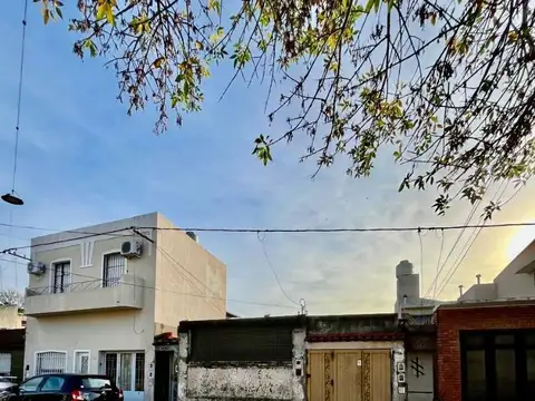 Galpòn en barrio Azcuenaga 