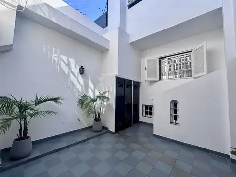 VENTA CASA 8 AMB VILLA SARMIENTO APTA CREDITO