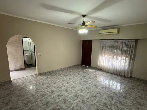 Departamento en Alquiler en El Palomar, $ 600.000