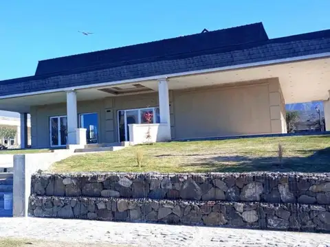 Venta lote en barrio la bastilla, central