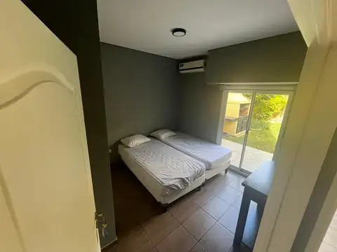 Depto Tipo Casa en Alquiler en Versalles, $ 1.400.000