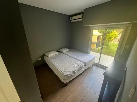 Depto Tipo Casa en Alquiler con 1 cocheras