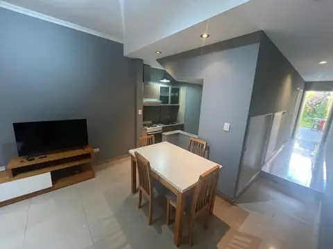 Depto Tipo Casa en Alquiler de 2 ambientes