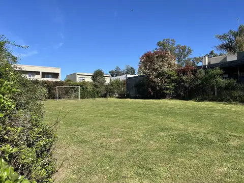 Av Alvear 100, Piso 0