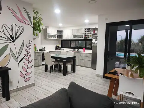 Casa 4 ambientes con 4 baños
