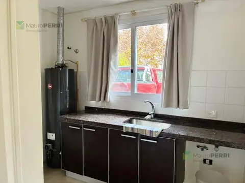 Casa 4 ambientes con 3 baños