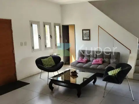 Casa en Alquiler en La Cañada - Los Arces, $ 1.600
