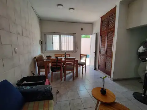 Depto Tipo Casa en Venta 40 años