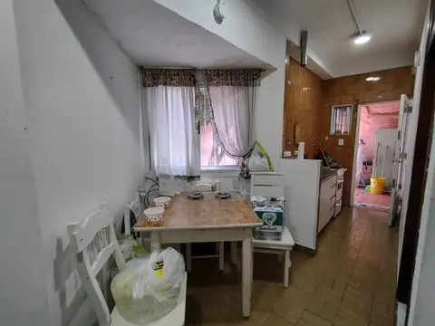 Obispo J. E. Colombres 1300, Piso pb