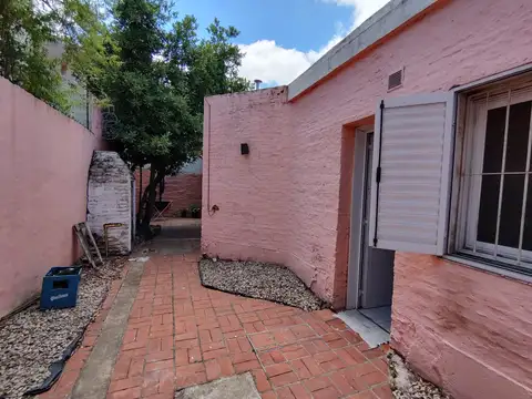 Depto Tipo Casa 2 ambientes con 1 baño