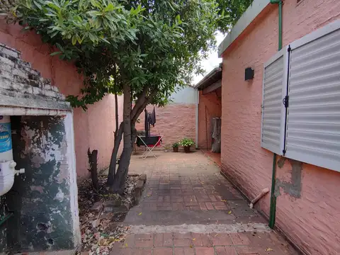 Depto Tipo Casa en Venta en Adrogue, USD 65.000