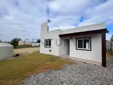 Casa en Alquiler con 2 cocheras