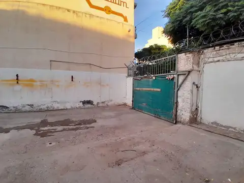 Galpon en Alquiler 20  mts Fondo