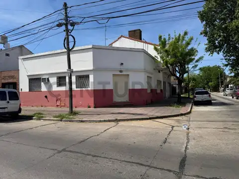 ALQUILER  Local Comercial con vivienda en Martínez San Isidro Bs As