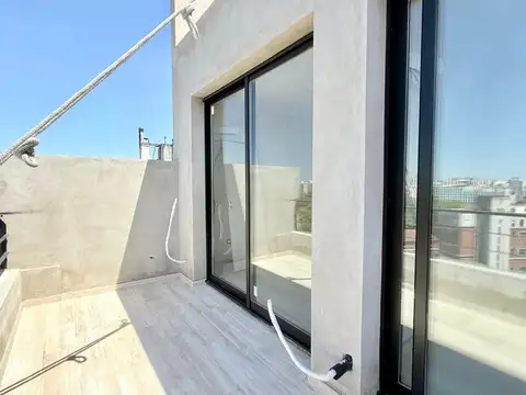 3 ambientes en suite balcón aterrazado - P.Centenario