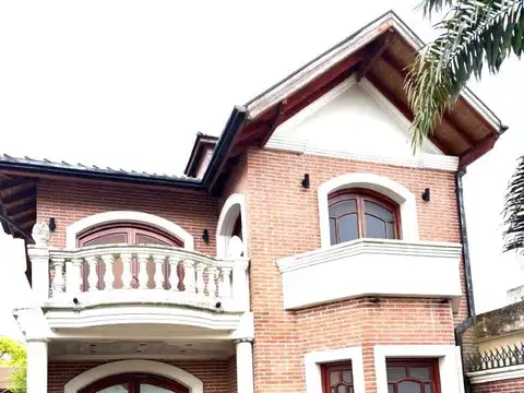 Casa de categoría en venta - José mármol