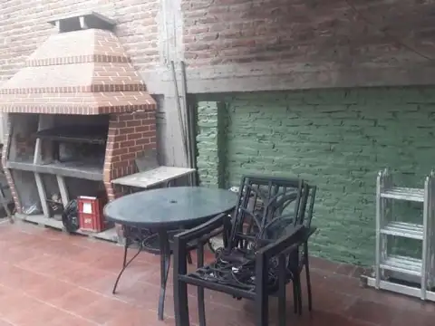 CASA 10 AMBIENTES CON COCHERAS