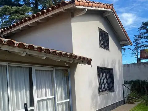 PROPIEDAD EN VENTA CENTRO LA REJA