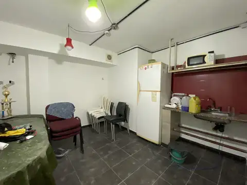 Local en Venta Via Púb.