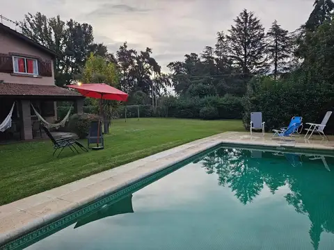 Casa 4 ambientes con 3 baños