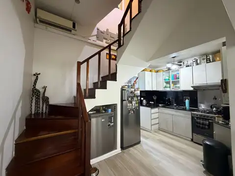Depto Tipo Casa en Venta con 1 cocheras