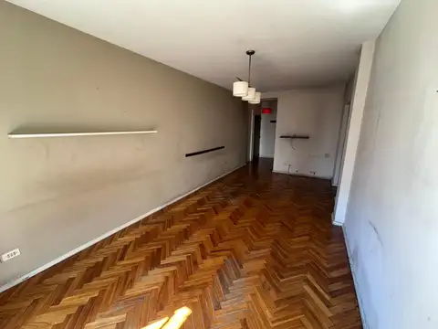 Paraguay 4200, Piso 4