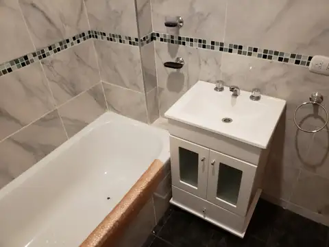 Tres Arroyos 1300, Piso 1