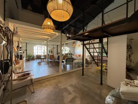 Oficina 5 ambientes con 2 baños