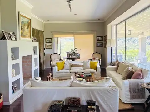 Casa en La Hoyada de Castellanos, exclusivo barrio de San Lorenzo, Salta