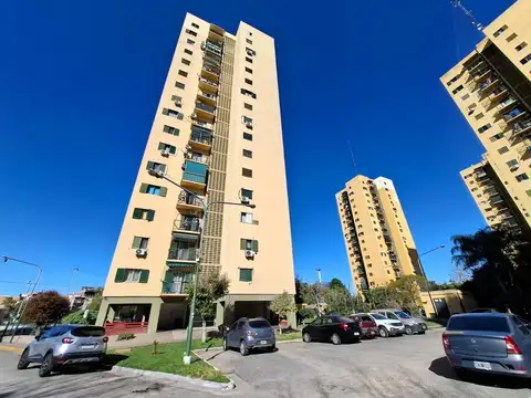 Av. Gral. Paz 15200, Piso 4