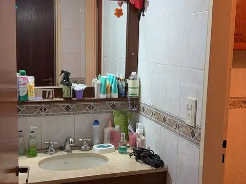 Casa 6 ambientes con 2 baños