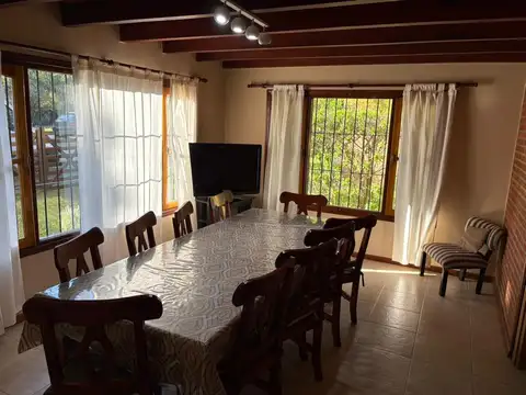 Casa en Alquiler Temporal con 2 cocheras