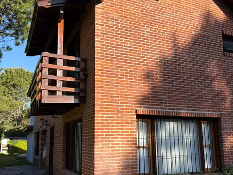 Casa 7 ambientes con 3 baños