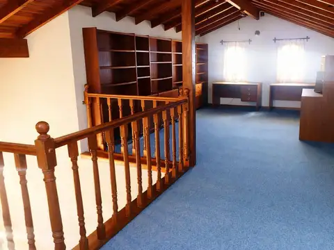 Casa 5 ambientes con 2 baños