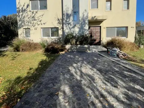 CASA EN VENTA EN HARAS SANTA MARIA