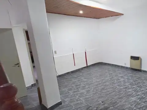 Depto Tipo Casa en Alquiler de 3 ambientes
