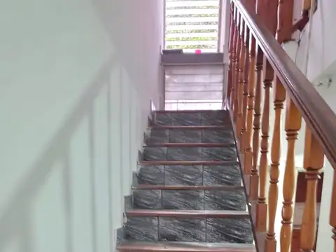 Depto Tipo Casa 3 ambientes con 2 baños