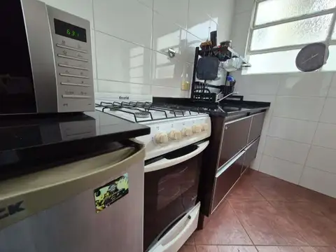 PH 2 AMBIENTES 1° PISO POR ESCALERA CON PATIO