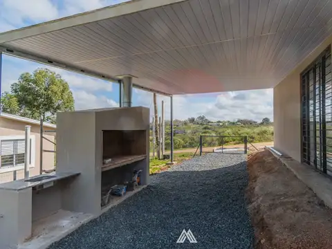 Casa 4 ambientes con 1 baño