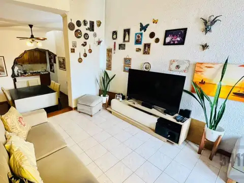 VENTA PH 4 ambientes con cochera en Liniers al frente. sin expensas. Apto crédito