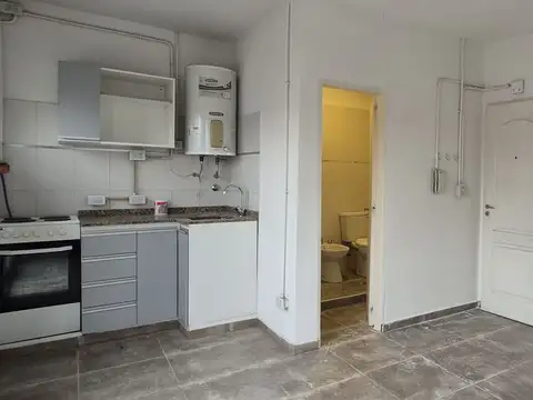 Depto Tipo Casa en Alquiler en Caseros, $ 430.000