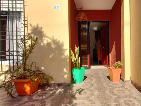 Casa 2 ambientes con 1 baño