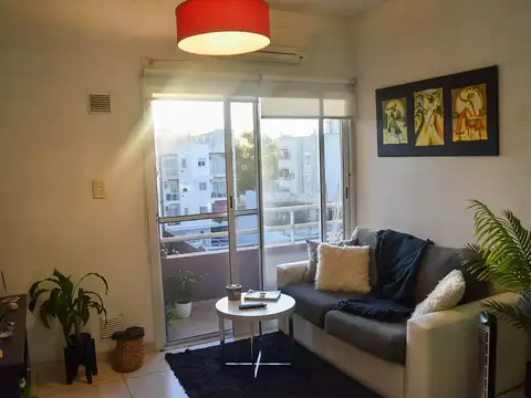 VENTA - DEPARTAMENTO - DOS AMBIENTES - LOMAS DE ZAMORA CENTRO - INVERSION - EXCELENTE ESTADO - CREDI