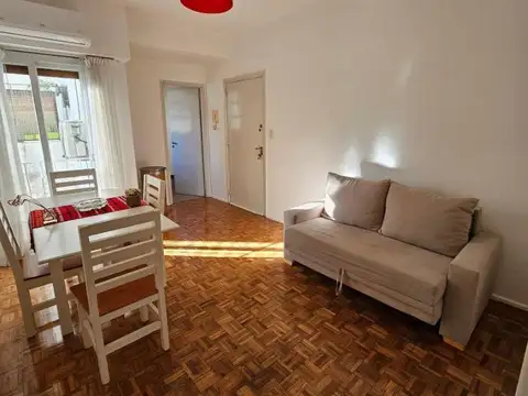 AMOBLADO! Depto. 2 Amb. Piso Alto, Luminoso y Excel. Ubic.