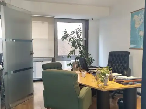 Oficina en venta con renta en Microcentro 4 ambientes / opci