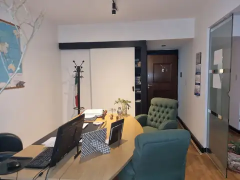 Oficina en venta con renta en Microcentro 4 ambientes / opci
