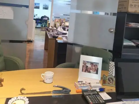 Oficina 4 ambientes con 3 baños