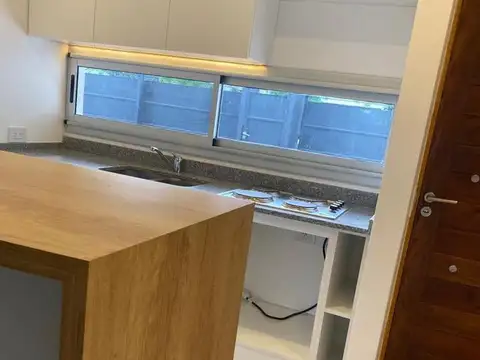 Departamento en Alquiler con 1 cocheras